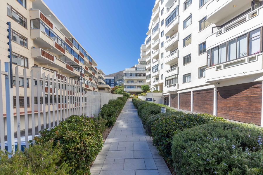 3 Bedroom Property for Sale in Sea Point Western Cape